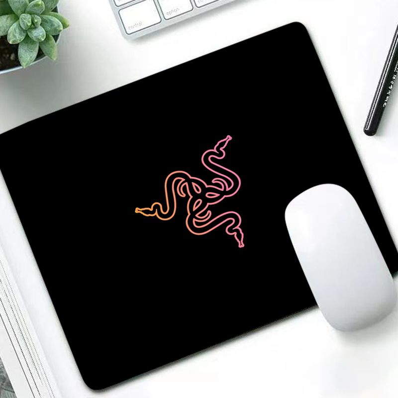 Gaming Accessories In Pakistan - Razer luxo mouse pad anime gamer